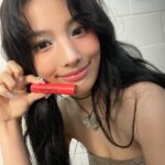 Choi Yun-jin Instagram - thank you M.A.C🎄 #광고 #맥 #MAC #maccosmeticskorea @MacCosmeticsKorea