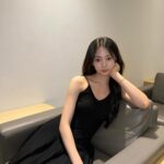 Chou Tzu-yu Instagram - 🖤💭