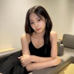 Chou Tzu-yu Instagram - 🖤💭