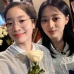 Chou Tzu-yu Instagram - 다현언니와 재밌었던 꽃꽃이♡ 누가 꽃이게? 🧏🏻‍♀️🌻🌻