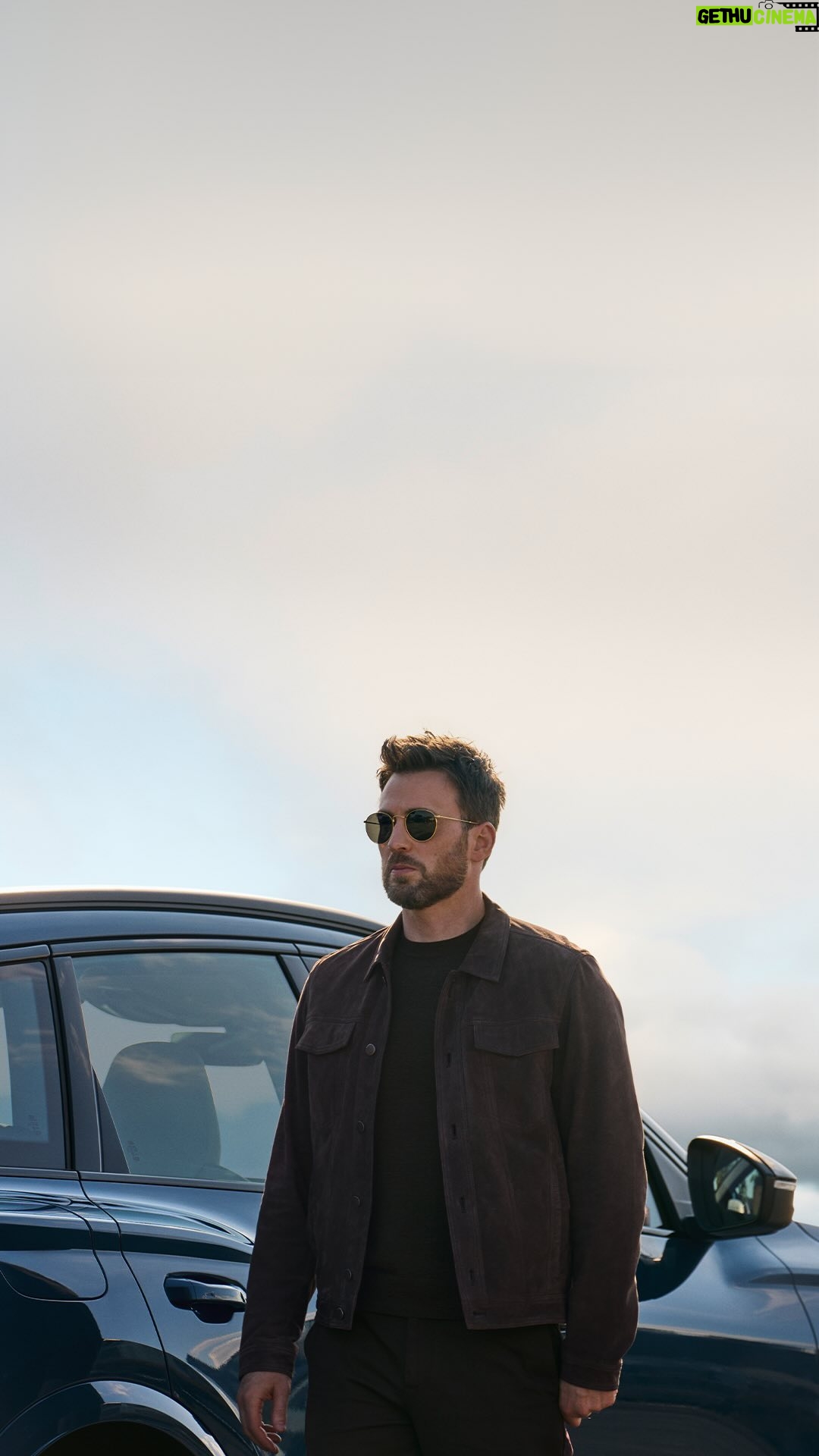 Chris Evans - 394.7K Likes - Lights, range, action. Join @ChrisEvans on a journey into the next era of electric premium mobility. Meet the all-new fully electric Audi Q6 e-tron. #Q6etron
#Audi #VorsprungDurchTechnik #eMobility #ChrisEvans
——
*Audi Q6 e-tron quattro: Combined electric power consumption in kWh/100 km: 19.6-17.0; combined CO₂ emissions in g/km: 0. CO₂ class: A.