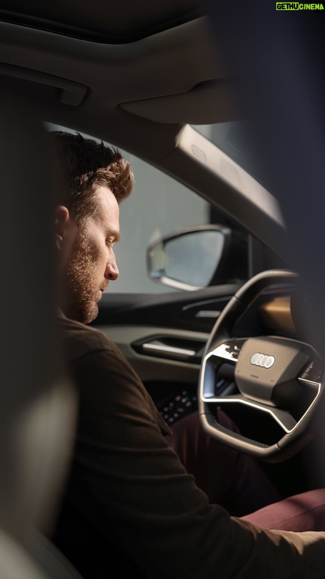 Chris Evans - 139.3K Likes - Yes, you can drive it @ChrisEvans. Up to 625 kilometers to be exact.
Experience exceptional range and #VorsprungDurchTechnik with the all-new, fully electric Audi Q6 e-tron. #Q6etron
#Audi #eMobility
——
*Audi Q6 e-tron quattro: Combined electric power consumption in kWh/100 km: 19.6-17.0; combined CO₂ emissions in g/km: 0. CO₂ class: A.