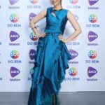 Chris Flores Instagram - #teleton2023 💙 Look @atelie_alexandrina Acessórios @claudiaarbex Stylist @luciano0808 📸 Rogério Pallata / SBT