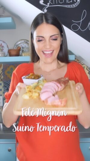 Chris Flores Instagram - Quem é que gosta de perder tempo na cozinha, né? Eu não! 
No dia a dia, eu escolho praticidade, por isso escolho @pamplonaalimentos ! 🧡
Hoje eu escolhi para cozinhar o Filé Mignon suíno temperado! Além da qualidade e praticidade, é um novo produto da Pamplona com porção menor para preparar durante a semana, sabe? Fácil! 
Também tem outros novos cortes selecionados e diferenciados para a gente variar: Contra filé suíno e filé da panceta. Todos já temperados, basta escolher a forma de preparo e pronto! 🤩
Chega de perder tempo na cozinha! Com os produtos Pamplona fica tudo com mais praticidade, sabor e qualidade de primeira! 😋