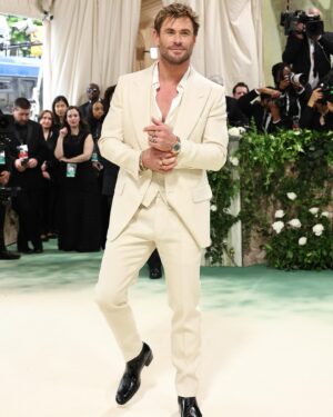 Chris Hemsworth Instagram - Incredible night at the Met Gala. Massive thank you to Anna Wintour and my gorgeous date @elsapataky
@tomford @chopard 
@gettyentertainment, @metcostumeinstitute, @voguemagazine