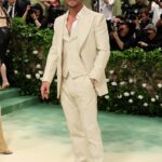 Chris Hemsworth Instagram - Incredible night at the Met Gala. Massive thank you to Anna Wintour and my gorgeous date @elsapataky @tomford @chopard @gettyentertainment, @metcostumeinstitute, @voguemagazine