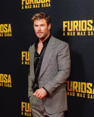 Chris Hemsworth Instagram - Amazing night with friends, family, cast and crew of #Furiosa at the Sydney screening! Massive thank you to all the fans who came out to say hello much love ❤️ @elsapataky @anyataylorjoy @madmaxsaga @tomford @ @luca_vannella @matteo__silvi @samanthamcmillen_stylist @slimecityangels