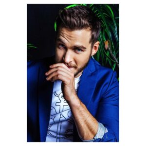 Chris Wood Instagram - Bello Magazine cover shoot 📷
Photographers: @sosaandart
Styling: @willstyleux
Grooming: @antonkhach
Hair: @benluvstacos