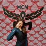Chrissie Chau Instagram - 現在拍照要有很多🤳🏻🤳🏻🤳🏻 #又到我最鍾意嘅亂影moment💃 #隨心亂影 #等緊玩緊 #不正經亂拍 #不專業分享 #要借好多手