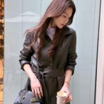 Chrissie Chau Instagram - 生活節奏緊或鬆 該由我們自己控制 適當調節放輕腳步 擁抱自己享受生活 #忙裏偷閒嘆咖啡甜品人生一大樂事 #個袋嘅設計就像一個HUG🫂 #FerragamoHugBag #FerragamoPS24 @Ferragamo #hug #hugyourself #givemeahug #ahugforyou #hugeachother