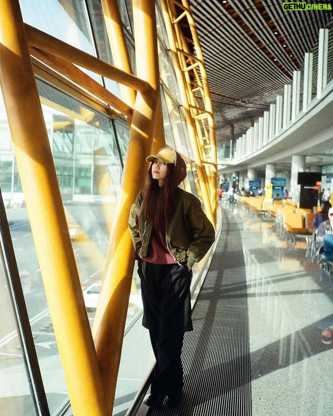 Chrissie Chau Instagram - #ootd #lomography400