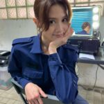 Chrissie Chau Instagram - 一些劇照和工作照 我想拍電視劇和電影最大區別 是電視劇真的每天要拍很多場戲 由其是當要一人分飾2角 每天拍攝時間就會相對更長 這部大概是我拍過最需體力的戲了 去年疫症最嚴峻那幾個月拍下 每天開工前必須做快測 120天我佔了117天 工作人員常開玩笑：「娜姐🀄️未？」🤣🤣🤣 📸 @alex_chichicool #叠影狙擊 #魏曉晨梁曦 #辛苦晒所有工作人员 #抱歉讓你們失望了 #做嘢唔病放假先病係我強項 #感恩特別時期還有工開