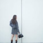 Chrissie Chau Instagram - 終於沒那麼熱了🩶 #ootd #grey #greycolor #kenzo #autumn #autumnvibes