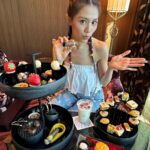Chrissie Chau Instagram – 被美食與美景療癒的小出走🤍
很開心能率先入住新開幕的W酒店 @wmacaustudiocity
@studiocitymacau 水上樂園實在是太好玩刺激了
一直玩到閉園也捨不得離開😝
很喜歡酒店內的各種小心思🫶🏻
謝謝酒店的貼心安排
讓我於開戲前充滿電⚡️能量滿滿🤩
 
#濠玩澳門 #新濠影滙水上樂園 #StudioCityWaterPark 
#全天候水上樂園  #濠游太空 #LetsGetSplashedWithSTUDIOCITY
#玥龍軒 #PearlDragon #Michelin #米芝蓮一星
#BlindTiger #嬅 #Diva
#澳門新濠影滙W酒店 #FirstInMacau #WMacauStudioCity #新濠風尚 #MelcoStyle
 
新濠影滙水上樂園優惠碼:
WPCHRISSIE20 
$416 (Sep 27 to Oct 26, 2023)