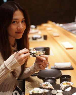 Chrissie Chau Instagram - 被美食與美景療癒的小出走🤍
很開心能率先入住新開幕的W酒店 @wmacaustudiocity
@studiocitymacau 水上樂園實在是太好玩刺激了
一直玩到閉園也捨不得離開😝
很喜歡酒店內的各種小心思🫶🏻
謝謝酒店的貼心安排
讓我於開戲前充滿電⚡️能量滿滿🤩
 
#濠玩澳門 #新濠影滙水上樂園 #StudioCityWaterPark 
#全天候水上樂園  #濠游太空 #LetsGetSplashedWithSTUDIOCITY
#玥龍軒 #PearlDragon #Michelin #米芝蓮一星
#BlindTiger #嬅 #Diva
#澳門新濠影滙W酒店 #FirstInMacau #WMacauStudioCity #新濠風尚 #MelcoStyle
 
新濠影滙水上樂園優惠碼:
WPCHRISSIE20 
$416 (Sep 27 to Oct 26, 2023)