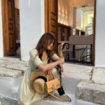 Chrissie Chau Instagram - 💛💚 #ToryBurchHK #ToryBurchPrefall23
