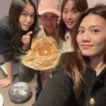 Chrissie Chau Instagram - 345月🎂⭐️ #輪住生日 #happybirthday #趕住許願🤣 #生酮巴斯克芝士蛋糕 #改良後更creamy 有得預訂啦💕 @hilda.leung