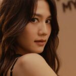 Chrissie Chau Instagram - 一向獨愛木香 最新Tom Ford Private Blend Myrrhe Mystère 琥珀木香、沒藥、香草 棕色樽身，浪漫又神秘的氣氛 極致奢華的味道 一試便愛上 ❤️‍🔥 Tom Ford香氛從不讓人失望✨ #TOMFORDBEAUTY  #TOMFORD #TFMYRRHEMYSTERE @tomfordbeauty