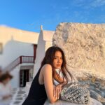 Chrissie Chau Instagram - Have a nice day 🌻⛪️ #sunday #sundayvibes #sundayfunday #weekend #mykonos #greece #throwback #throwbacksunday #latergram #haveaniceday #vacation #holiday #holidayseason #summer #summertime #paraportianichurch #白教堂 #奶油教堂☁️ Paraportiani Church