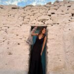 Chrissie Chau Instagram - Have a nice day 🌻⛪️ #sunday #sundayvibes #sundayfunday #weekend #mykonos #greece #throwback #throwbacksunday #latergram #haveaniceday #vacation #holiday #holidayseason #summer #summertime #paraportianichurch #白教堂 #奶油教堂☁️ Paraportiani Church