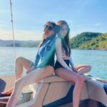 Chrissie Chau Instagram - Had a great day with my 👯‍♀️ 🏄🏻‍♀️ #hadsomuchfun #sunnyday #wakesurf #wakesurfing #rainbowcloud #sunset #好彩冇打風 #天氣晴日落正 #第一次就上到水放繩👏🏻 #不過幾年先番嚟1次 #你幾年後再學過啦🤣 #耳鳴的一日