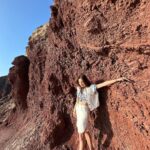 Chrissie Chau Instagram - 💙☁️☀️Red beach #redbeach #redbeachakrotiri #santorini #greece #dubblefilm #dubblefilmjelly Red Beach