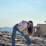 Chrissie Chau Instagram - 遊客照🇬🇷 圖3: 街頭小食🥥⋯太甜&原來唔解渴🙈 圖4: 3個對雅典最高山好迷戀嘅人 圖5: 📸正確姿勢 圖6: I would like to thank the LV Hk team for taking good care of us 圖8: 認真 圖9: #corinthcanal Acropolis, Athens, Greece