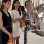 Chrissie Chau Instagram - 近距離欣賞新系列’Deep Time’ 整個系列圍繞地質和生命兩大篇章 以誕生、演變、兩者間的聯繫為創意靈感 非常喜歡生命篇章靈活多變的設計 一個設計理念卻有多款不同佩戴方法🤩 #lvhighjewelry #deeptimecollection @louisvuitton