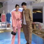 Chrissie Chau Instagram - Love wearing fun prints and colors for summer and “La Vacanza” by @donatella_versace and @dualipa is just perfect💕🦋 Go check out this La Vacanza Pop-Up at @harbourcity, will be here until 19th June😉 @versace #VersaceLaVacanza @harbourcity #HarbourCity Makeup by @circleeeee_makeup Hair by @heibiebie