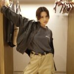 Chrissie Chau Instagram – 🧏🏻‍♀️

#齊齊病🦁🐨
#齊齊生日會👯‍♀️🎂
#膝頭哥你幾時肯好
#thegreatmistake