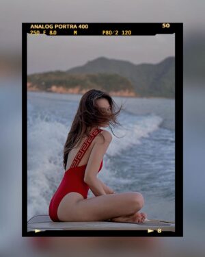 Chrissie Chau Instagram - ☀️🏄🏻‍♀️❤️

#sunnyday #hotweather #summer #versace #swimwear #gettanned #wakesurfing #niceweather