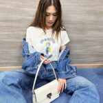 Chrissie Chau Instagram - 💙🤍 @maisonvalentino #ValentinoGaravani #Rockstud23 bag #hellomay #denim #denimlover #summer #summercolour #summervibes #monday #mondayblues