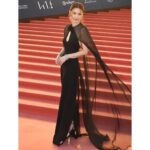 Chrissie Chau Instagram - 多謝金像獎邀請 很開心的一晚 所有台前幕後辛苦了🫡 籌備了幾個月的頒獎禮 #頒獎嘉賓 #香港電影金像獎 #這一屆終於戶外舉行😆 #微風吹紅地氈 #感覺特別好😌 Styling by @harrylam Makeup by @circleeeee_makeup Hair by @singsing113 @artify.lab 👗 @MaisonValentino #ValentinoUrbanRiviera 💎 @debeersofficial #debeers #debeershk 👠 @louboutinworld #ChristianLouboutin
