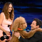 Chrissy Teigen Instagram - @chrissyteigen and @johnlegend bring out their dogs Petey and Penny and give them some @kismet treats! #FallonTonight