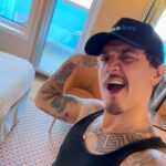 Christian Figueiredo Instagram – Novas experiências merecem uma tatuagem nova, né?! 😍🔥🤟🏻 O Chilli Mob Cruise 2024 pegou fogo graças a @elisa.bet.oficial, a patrocinadora MASTER do Cruzeiro, que é uma das 134 casas que estão credenciadas para a regulamentação e que chega pra estar entre as 10 maiores! 🚢👸🏼✨ @evandrorodrigues.tattoo 

🔞 Proibido para menores de 18 anos

⛔️ Jogue com responsabilidade

#publicidade #elisabet #chillimobcruise