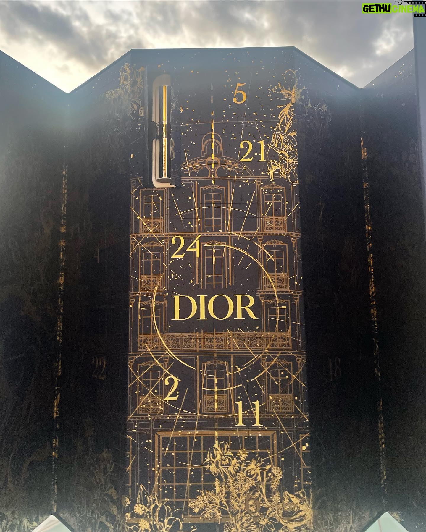 Christian Serratos Instagram - The mark of an amazing holiday season? Getting my @dior Holiday Advent Calendar! @diorbeauty #DiorHoliday #DreamInDior Thank you muchísimo 😘