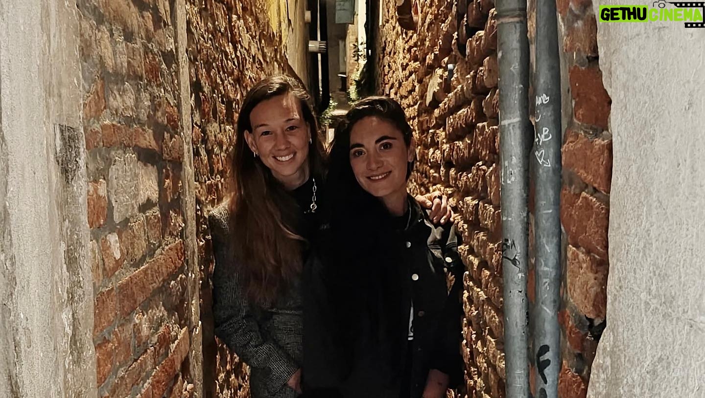 Christiane Endler - 9.9K Likes - Bella Venezia, me estás gustando ❤️