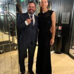Christiane Endler Instagram - Buenas noches ✨Felíz de haber participado de esta fiesta @francefootball Quiero agradecer especialmente a @pizarroctavio gran diseñador Chileno, por vestirme hoy, me sentí como una reina! También a @philippeferrandis por los accesorios! Y obvio al de siempre @edgarmerino19 por acompañarme! Volveremos el próximo año 😉