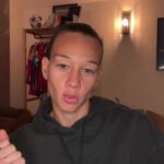 Christiane Endler Instagram - Les dejamos el video del concurso en vivo que hicimos junto a @suiz_med y @drhermann.zbinden felicidades al ganador y nos vemos pronto de nuevo! Un abrazo 🥰