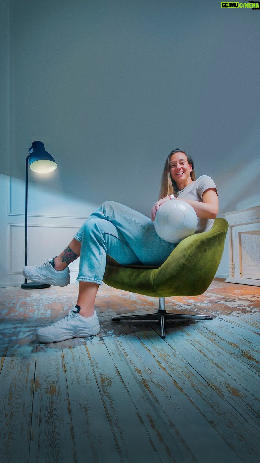 Christiane Endler Instagram - Conoce junto a Tiane Endler nuestro programa de apoyo, que busca reconocer y dar visibilidad a nuestros deportistas que día a día escriben sus historias con esfuerzo, voluntad y disciplina. Porque el deporte es un estilo de vida y queremos inspirar a las nuevas generaciones, es que decimos ¡GO DREAMERS! Hay cancha para soñar.🏃🏻♀️🏃🏻 #Rosen #RosenGoDreamers #Deportes #Voleibol #Jockey #ChileDeporte