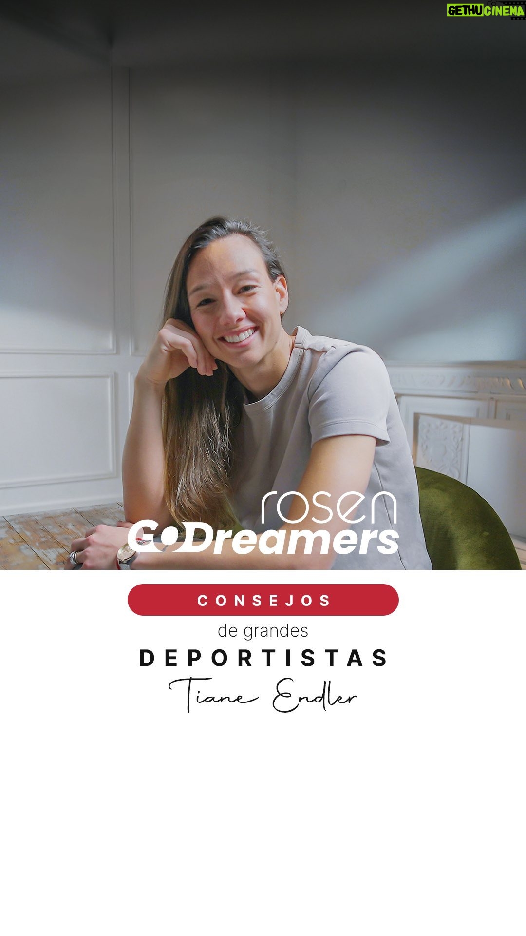Christiane Endler Instagram - Nuestra querida Tiane Endler nos revela uno de sus grandes secretos para cuidar de ella y su cuerpo cuando está entrenando por sus sueños🥅✨. Descubre más y dí con con nosotros: Rosen Go Dreamers, hay cancha para soñar💪. #Rosen #RosenGoDreamers #GoDreamers #TianeEndler #Deporte #DeporteChile #FútbolFemenin #Sueños #Chile