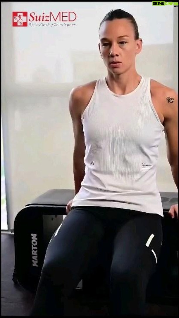 Christiane Endler Instagram - 💪 ¡Eleva tu rutina de ejercicio con la fuerza y vitalidad que te mereces! 💙 Descubre el poder del bienestar con Tiane Endler y SuizMED. Visita nuestro sitio web y conoce nuestros programas y entrenamientos personalizados que nuestros destacados especialistas de la salud han diseñado exclusivamente para ti. 🌐💼 Ingresa: www.suizmed.cl Mención especial a @martomsport por ser parte de tu camino hacia una vida activa y saludable. ¡Juntos, potenciamos tu bienestar! 💪🏋️♂️ #SuizMED #MartomSport #BienestarTotal #EntrenamientoActivo #TianeEndler #PotenciaTuVida #saludyarmonia