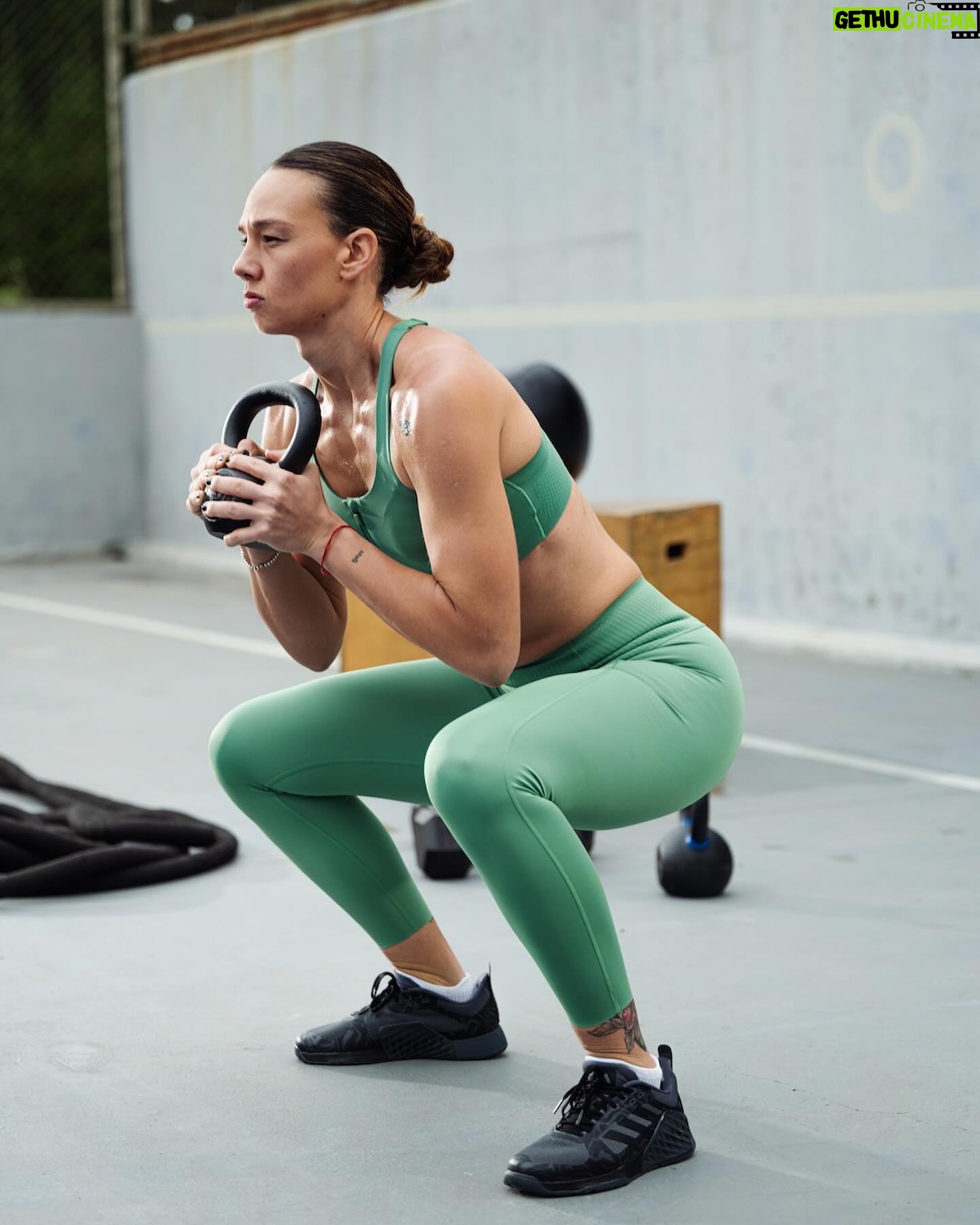 Christiane Endler - 13.3K Likes - Siente tu fuerza 💪
Más que un entrenamiento, un estilo de vida
Libera tu potencial con #adidastraining en adidas.cl