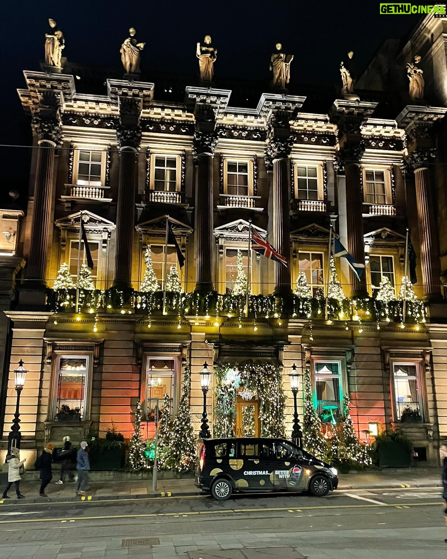 Christina Hendricks Instagram - What could be more beautiful than Scotland at Christmas??? @gleneaglestownhouse @edinburghcastle @royaloakedinburgh