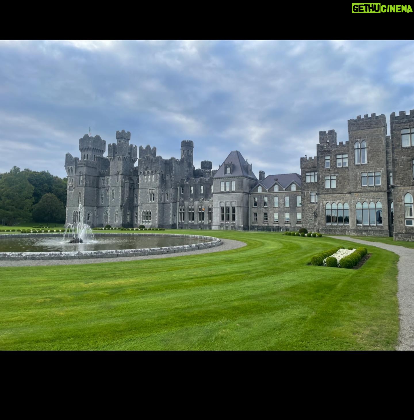 Christina Hendricks Instagram - I’m back at one of my favorite places on earth and first on the agenda…. TEA! My favorite meal of the day. Even more beautiful than the last time, @ashfordcastle you have my heart. Simply everything is exquisite. Ireland sparkles here.