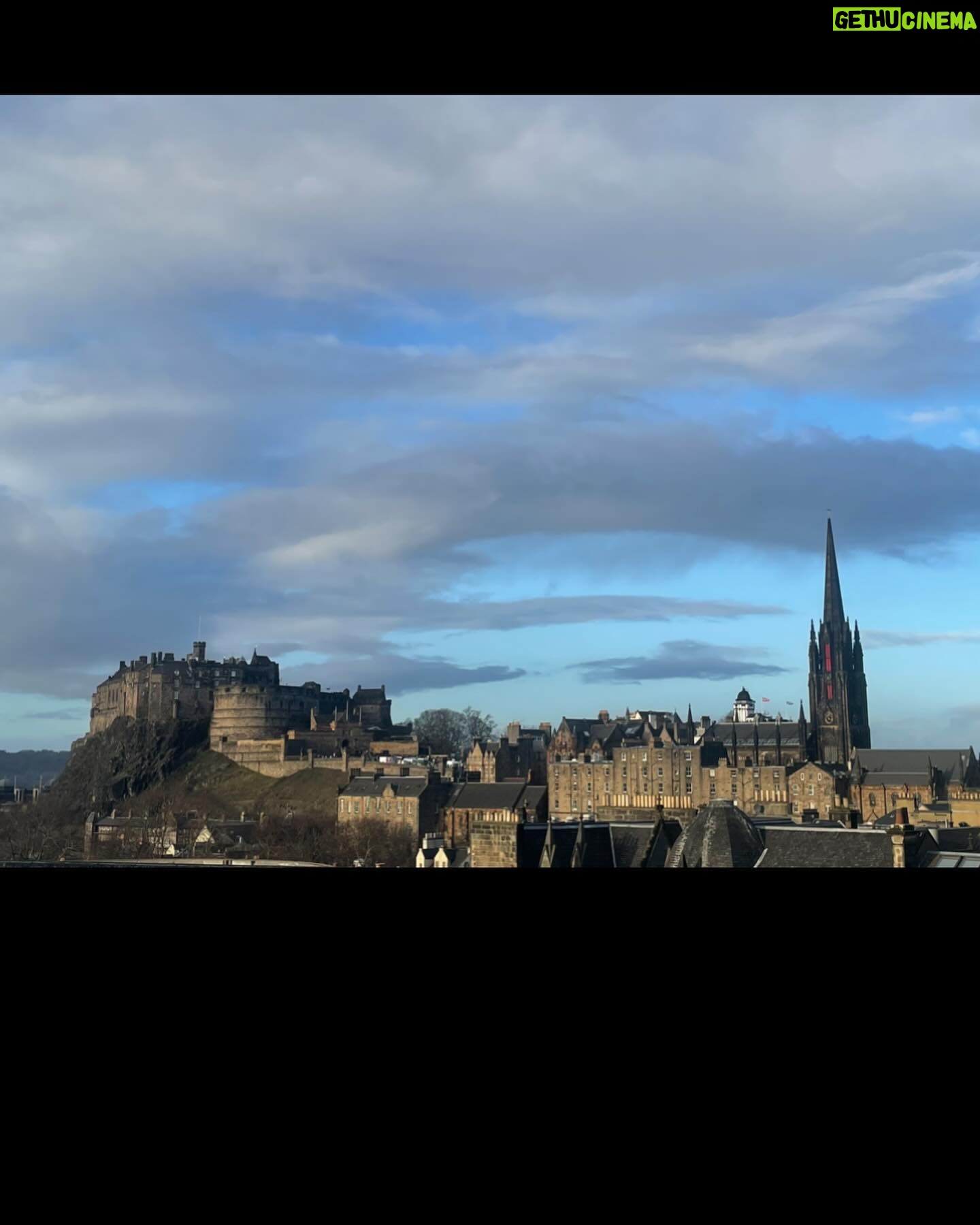 Christina Hendricks Instagram - What could be more beautiful than Scotland at Christmas??? @gleneaglestownhouse @edinburghcastle @royaloakedinburgh