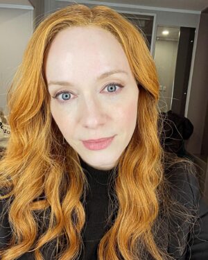 Christina Hendricks Instagram - A little Ireland catch up #smalltownbigstory