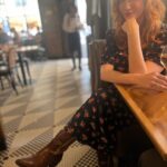 Christina Hendricks Instagram - Good morning Paris! 💋