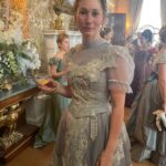 Christina Hendricks Instagram - A little behind the scenes of #buccaneers @appletv #scotland #victorians #edithwharton @immywaterhouse @josietotah @aubribrag @alishaboe @kristine_froseth @guyremmers @simone1kirby @vissey.s @thisadamjames