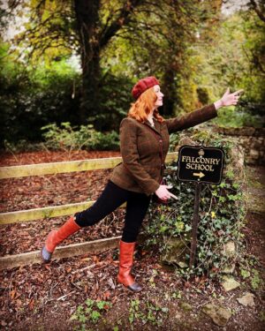 Christina Hendricks Instagram - I think you know what this means…….. @ashfordcastle @ireland_falconry